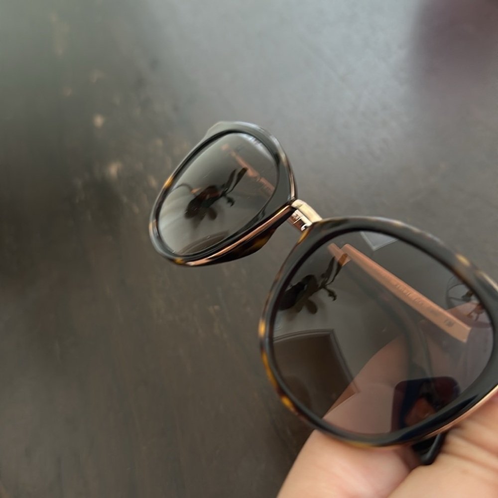 Carolina Herrera Sunglasses - Picture 5 of 5